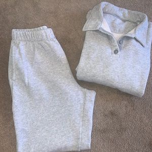 Aerie 2 piece cropped set.